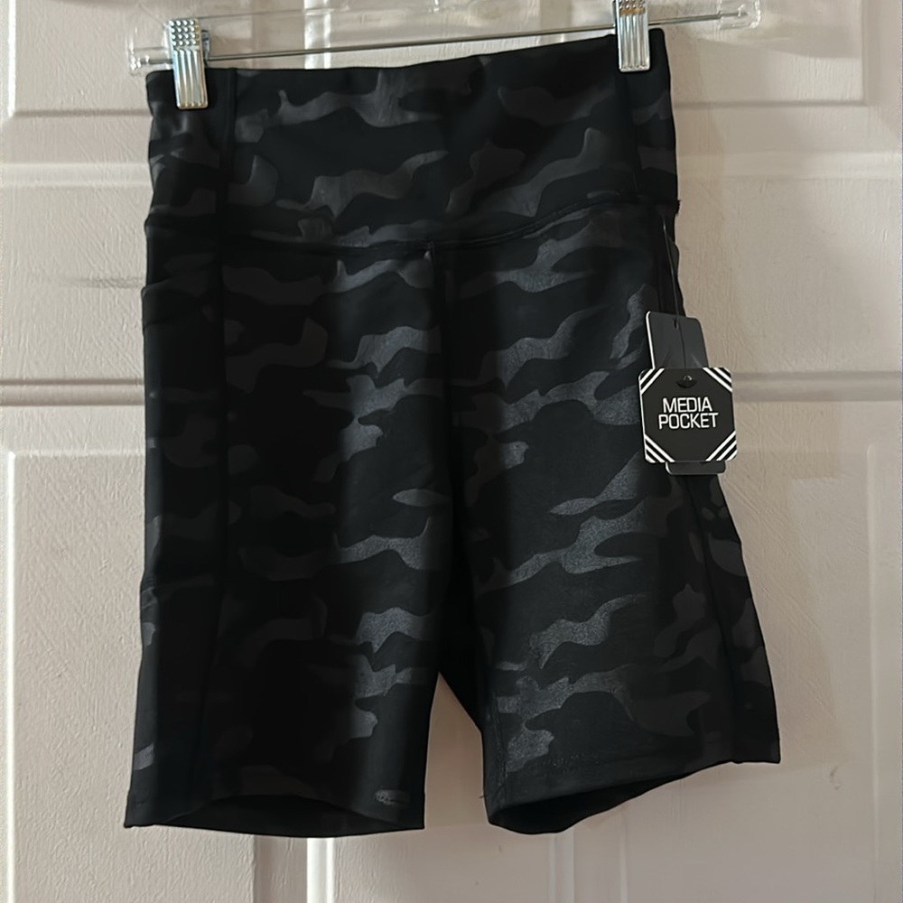 BETTER SPORTS PERFORMANCE BLACK CAMO SHORTS: NEW WITH TAGS: SIZE SMALL